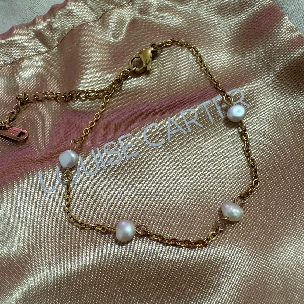 Brand New Louise Carter Gold and Pearl Bracelet